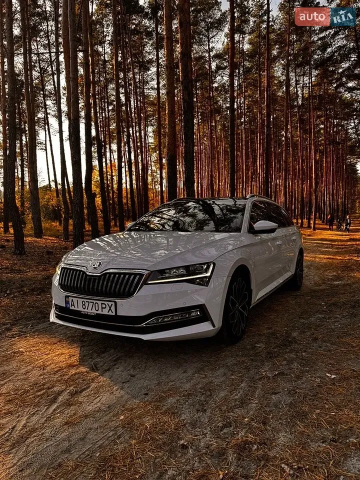 Skoda Superb 2021 photo 2