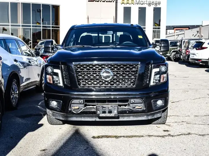Nissan Titan 2018 photo 2