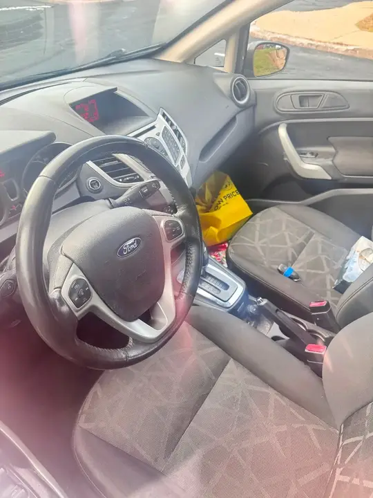 Ford Fiesta 2011 photo 3