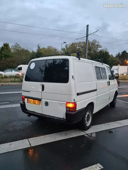 Volkswagen T4 1992 photo 2