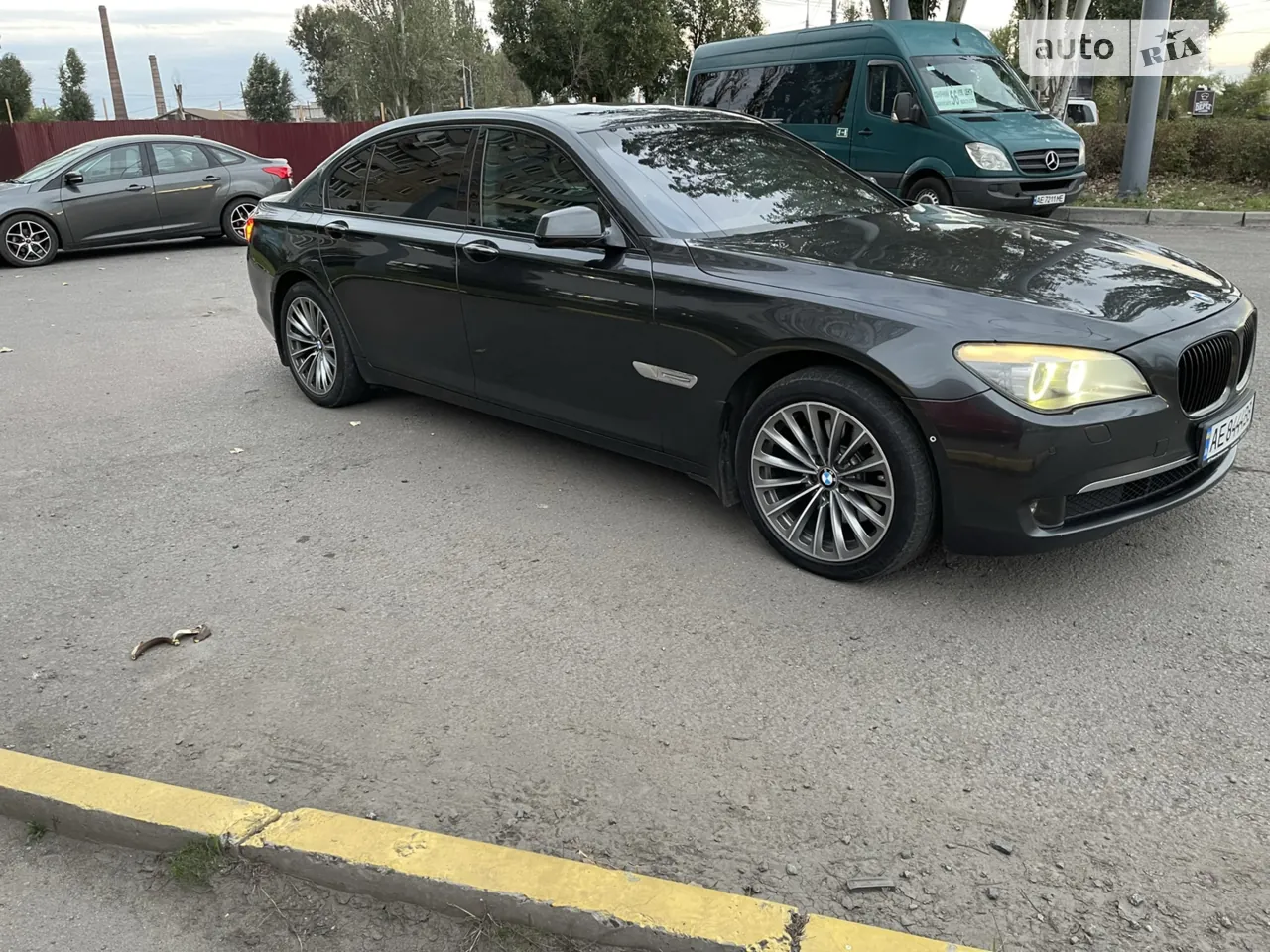 BMW 7 Series 2010 photo 3
