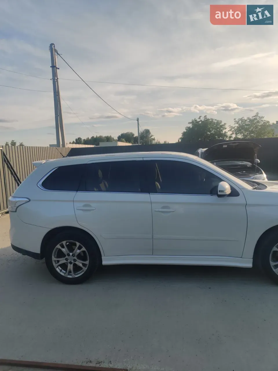 Mitsubishi Outlander 2013 photo 2