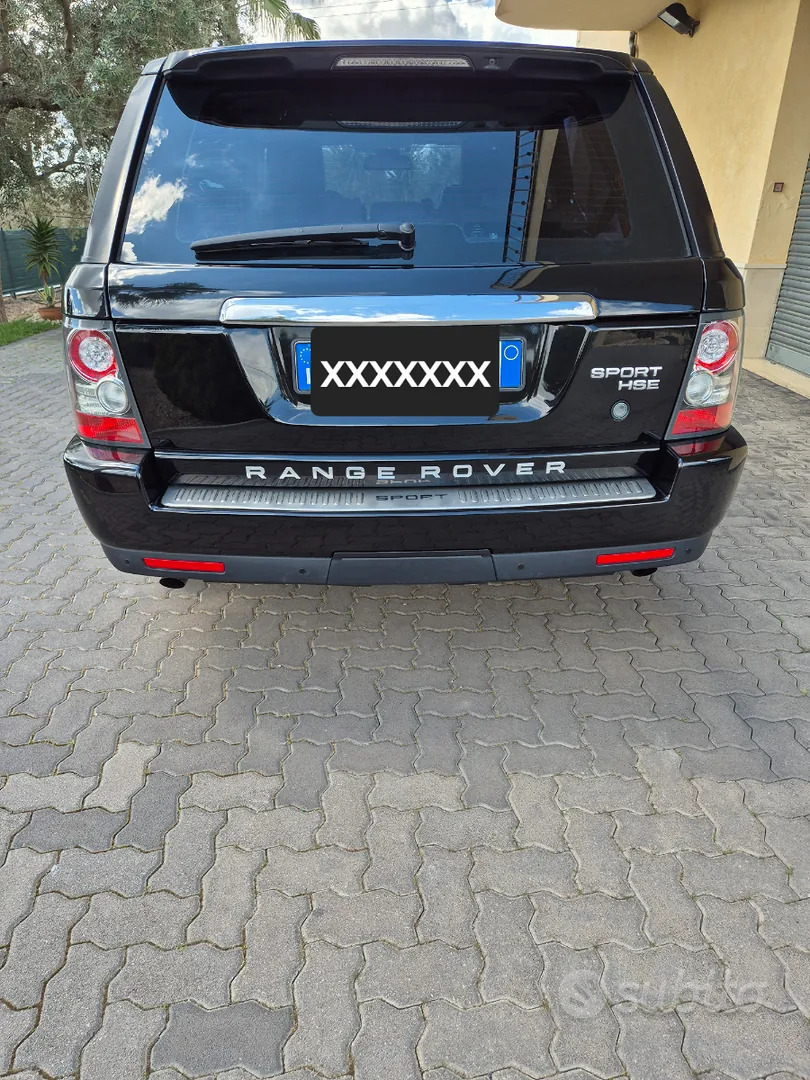 Land Rover Range Rover Sport 2011 photo 2