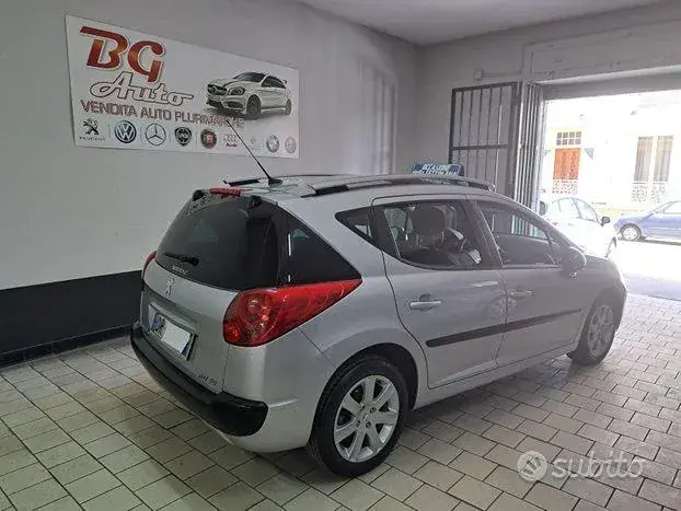 Peugeot 207 2008 photo 5