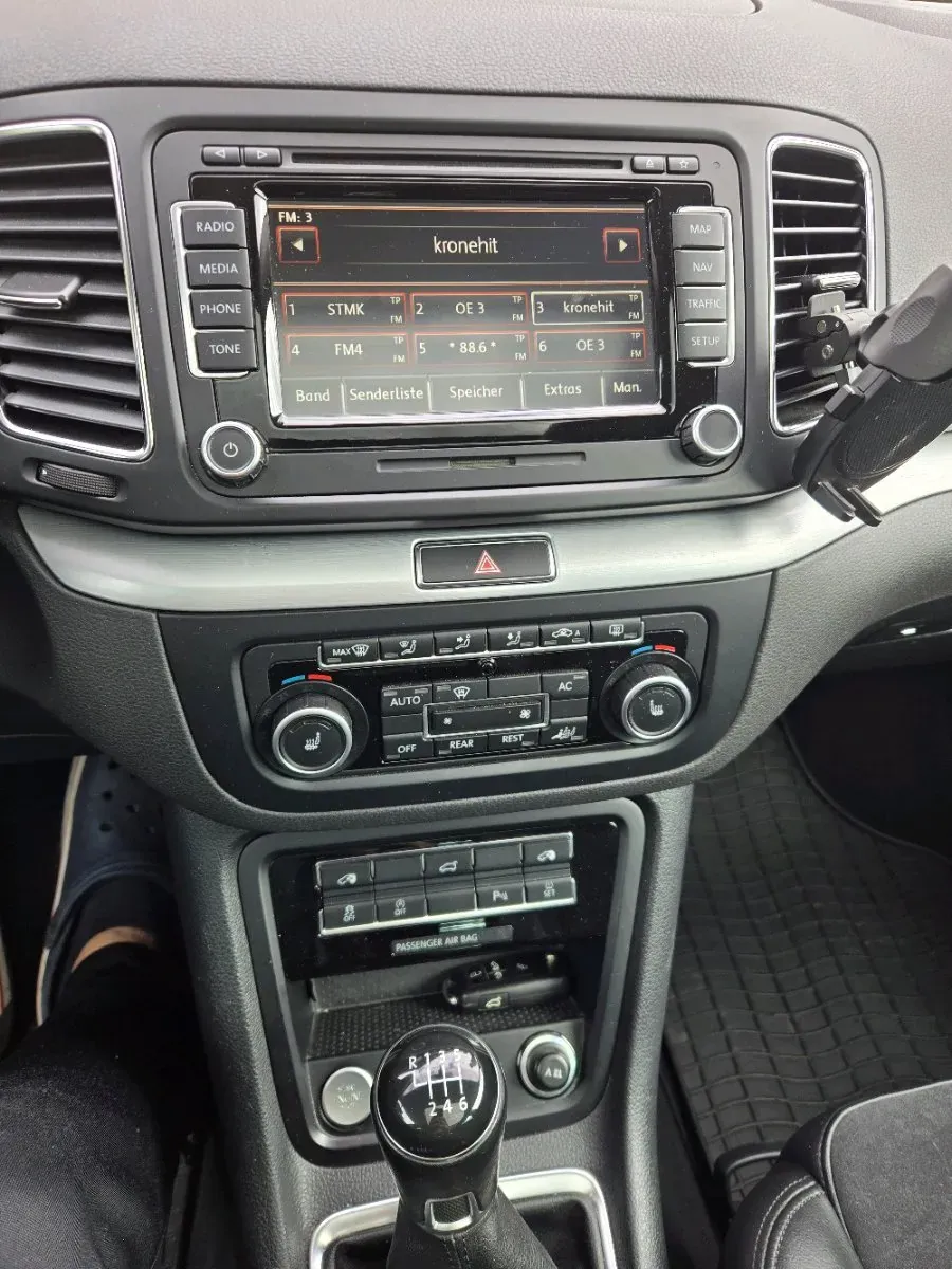 Volkswagen Sharan 2012 photo 3