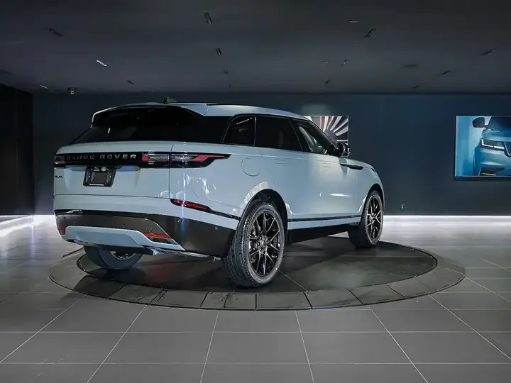 Land Rover Range Rover Velar 2026 photo 5