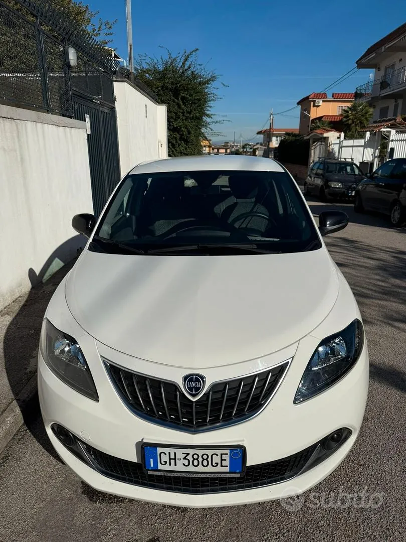 Lancia Ypsilon 2022 photo 2