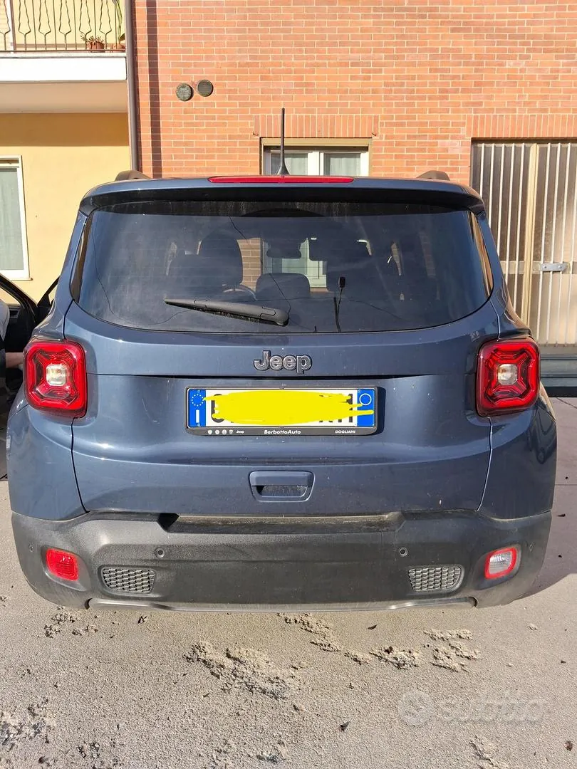 Jeep Renegade 2023 photo 2