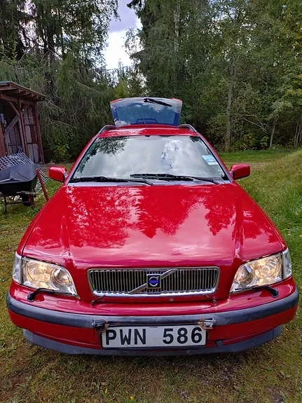Volvo V40 2000 photo 2