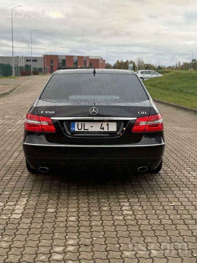 Mercedes-Benz E350 2010 photo 2