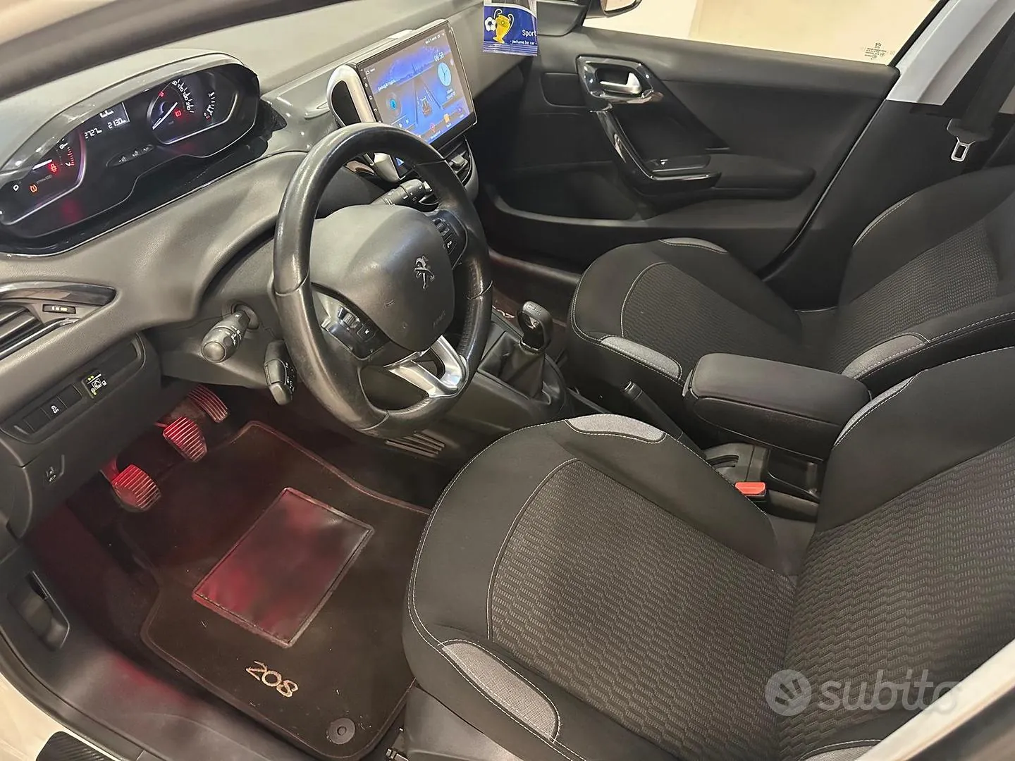 Peugeot 208 2016 photo 5