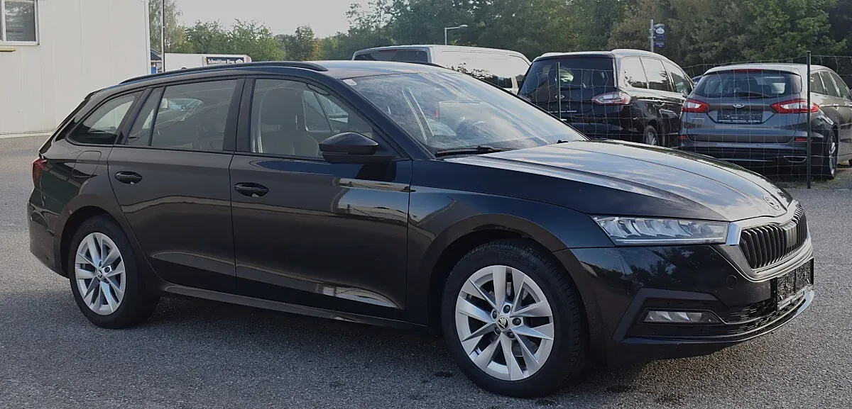 Skoda Octavia 2022 photo 3