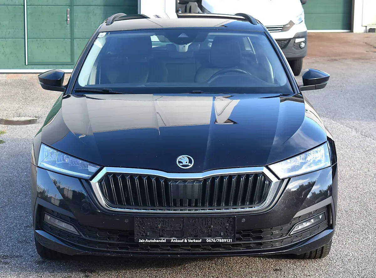 Skoda Octavia 2022 photo 2