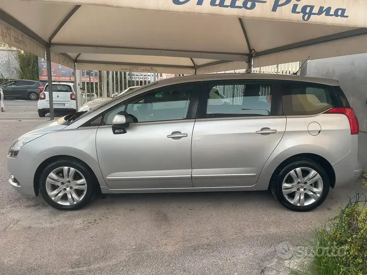 Peugeot 5008 2012 photo 5
