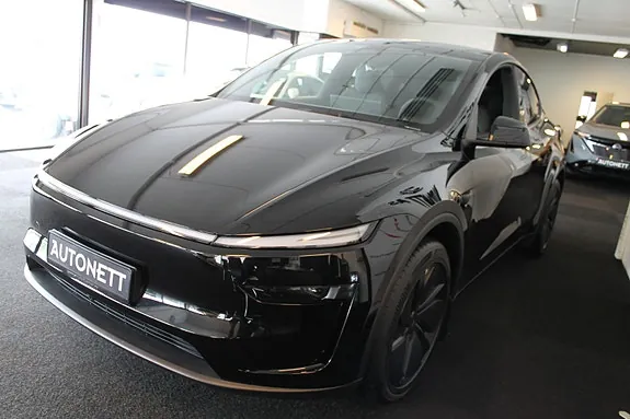 Tesla Model Y 2026 photo 5