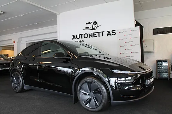 Tesla Model Y 2026 photo 4