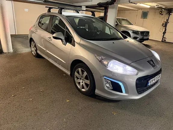 Peugeot 308 2012 photo 3