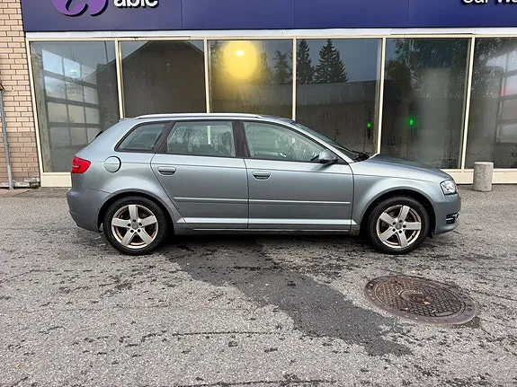 Audi A3 2011 photo 2