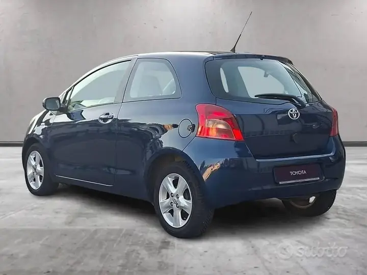 Toyota Yaris 2006 photo 2
