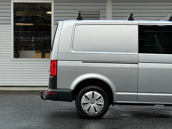Volkswagen Transporter 2023 photo 3