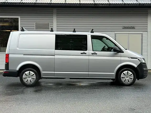 Volkswagen Transporter 2023 photo 2
