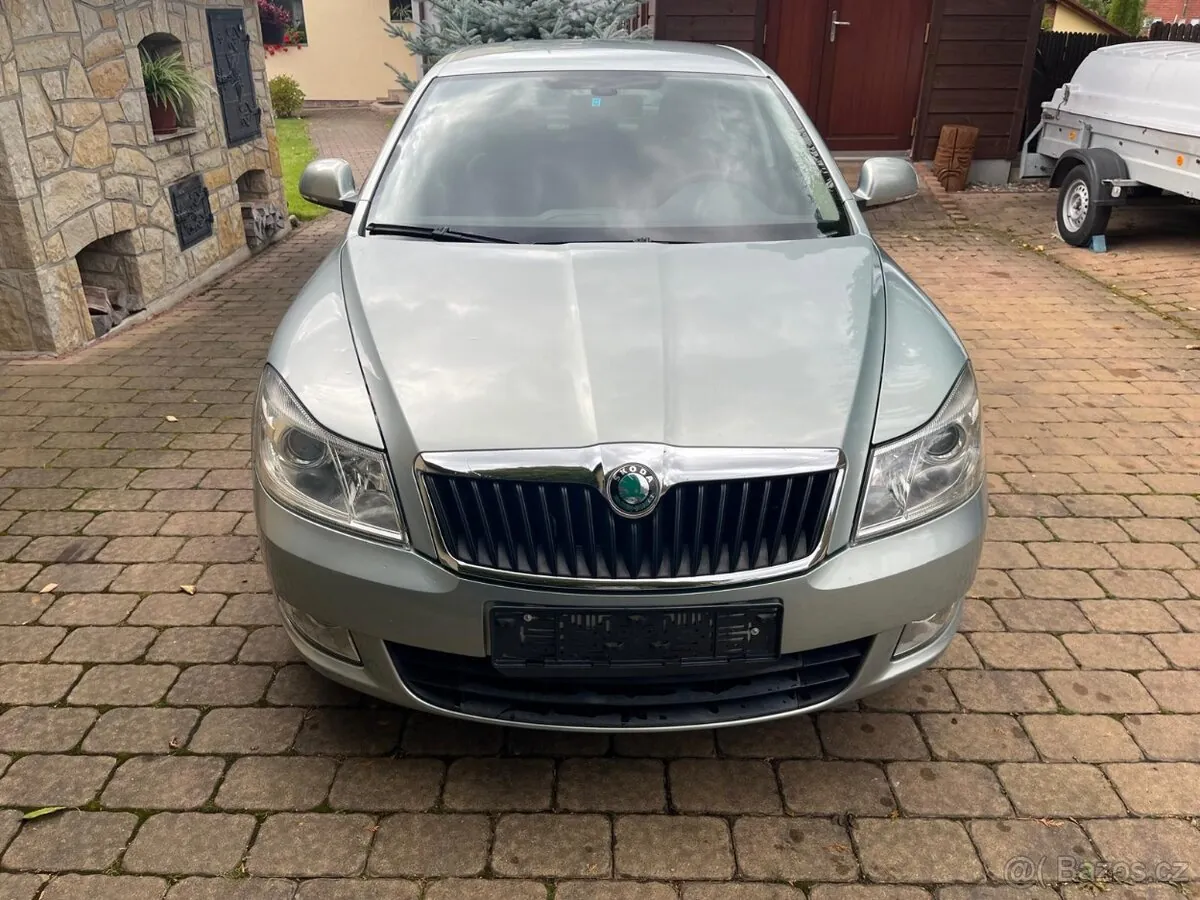 Skoda Octavia 2012 photo 2