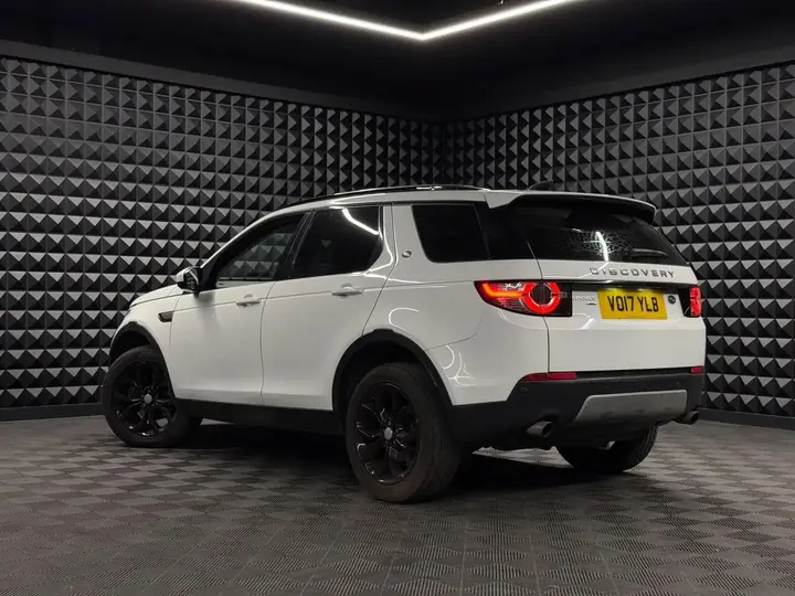 Land Rover Discovery Sport 2017 photo 3