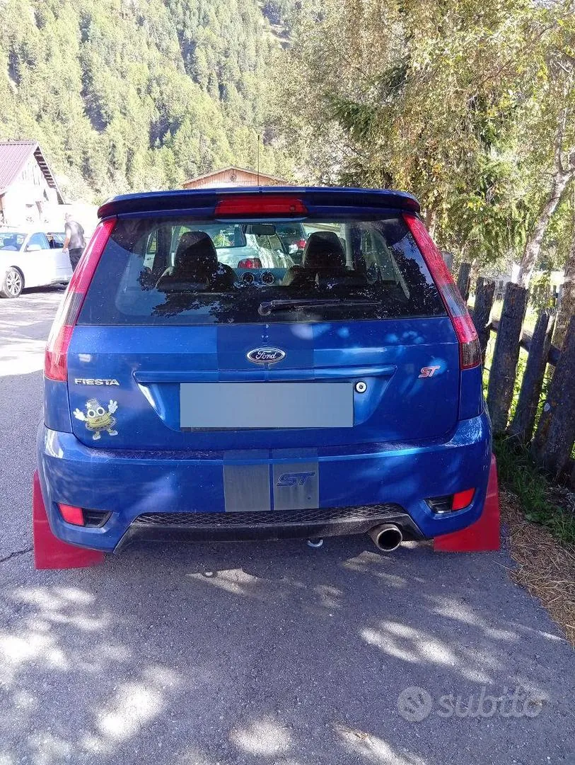 Ford Fiesta 2005 photo 2