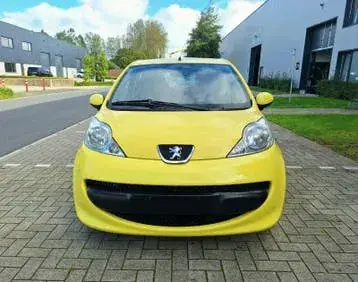 Peugeot 107 2008 photo 2