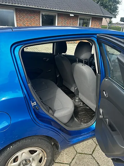 Chevrolet Spark 2011 photo 2