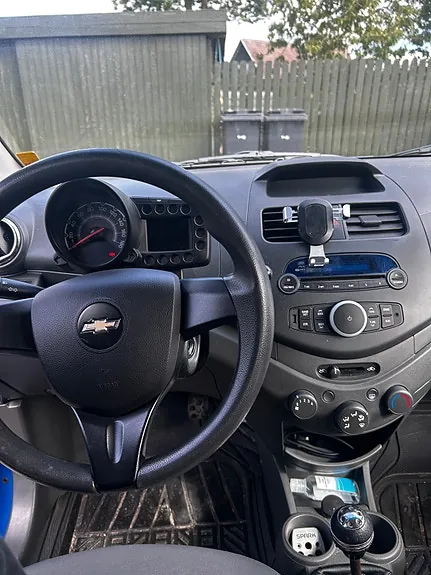 Chevrolet Spark 2011 photo 4