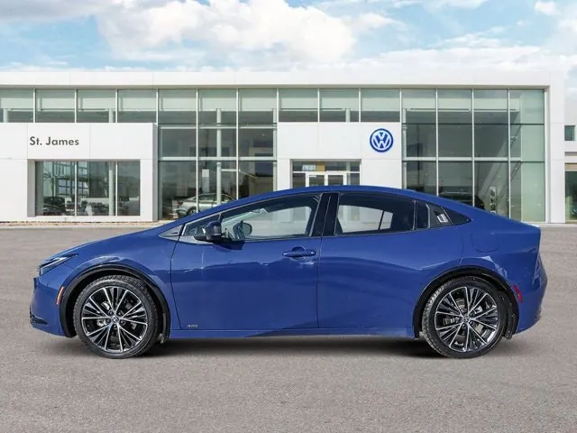 Toyota Prius 2024 photo 2
