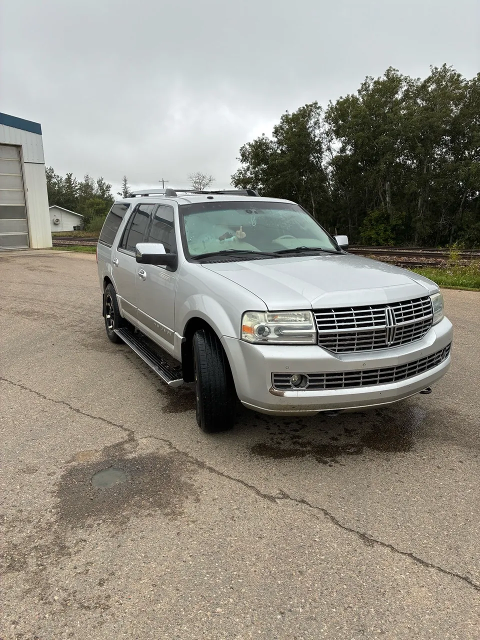 Lincoln Navigator 2011 photo 2