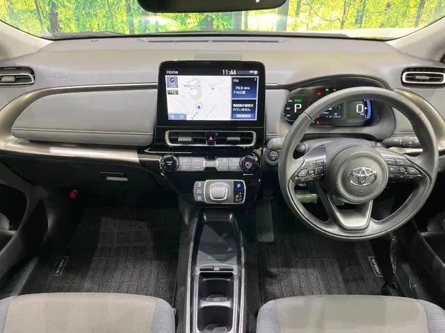 Toyota Aqua Z 2025 photo 2
