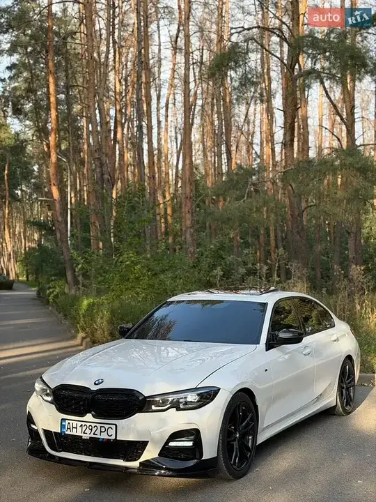 BMW 3 Series 2019 photo 5