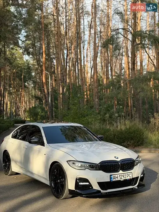 BMW 3 Series 2019 photo 4