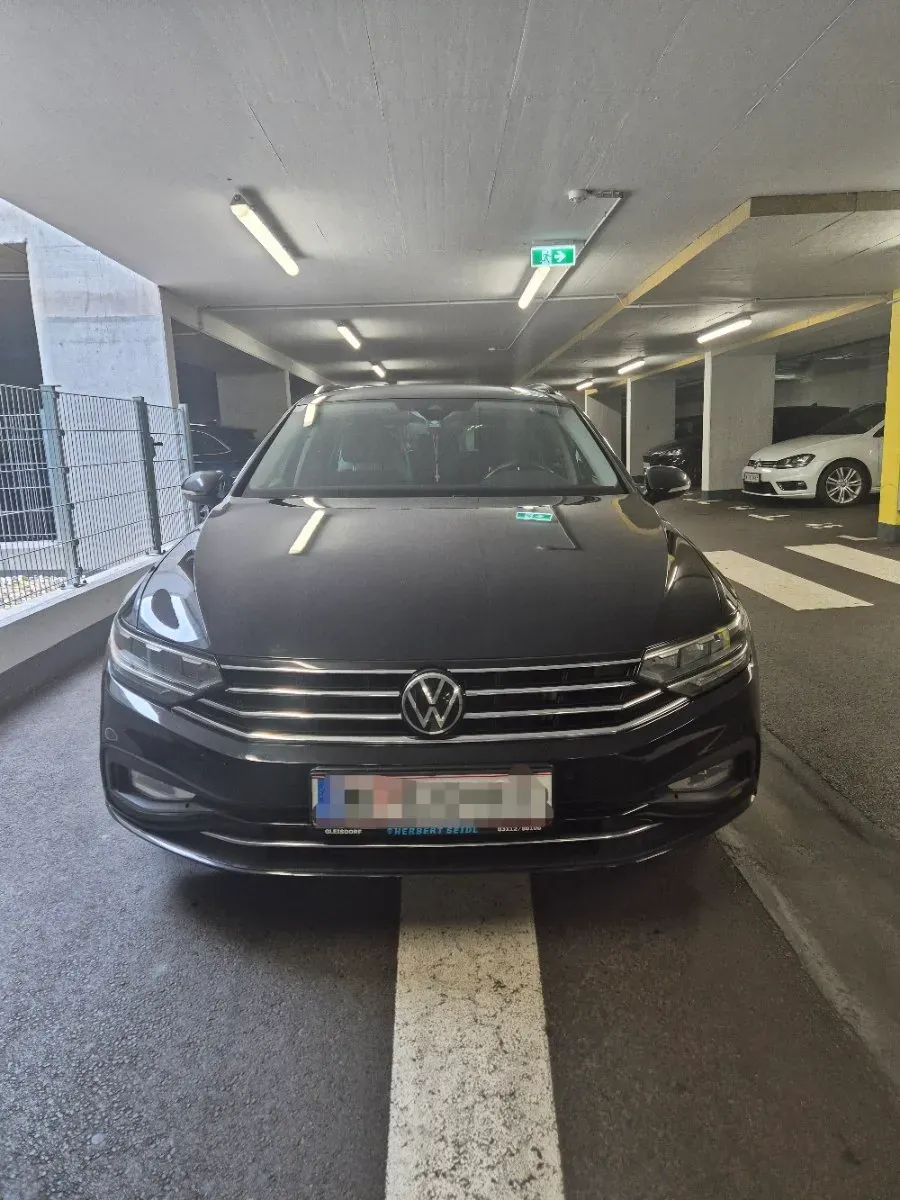 Volkswagen Passat 2021 photo 2