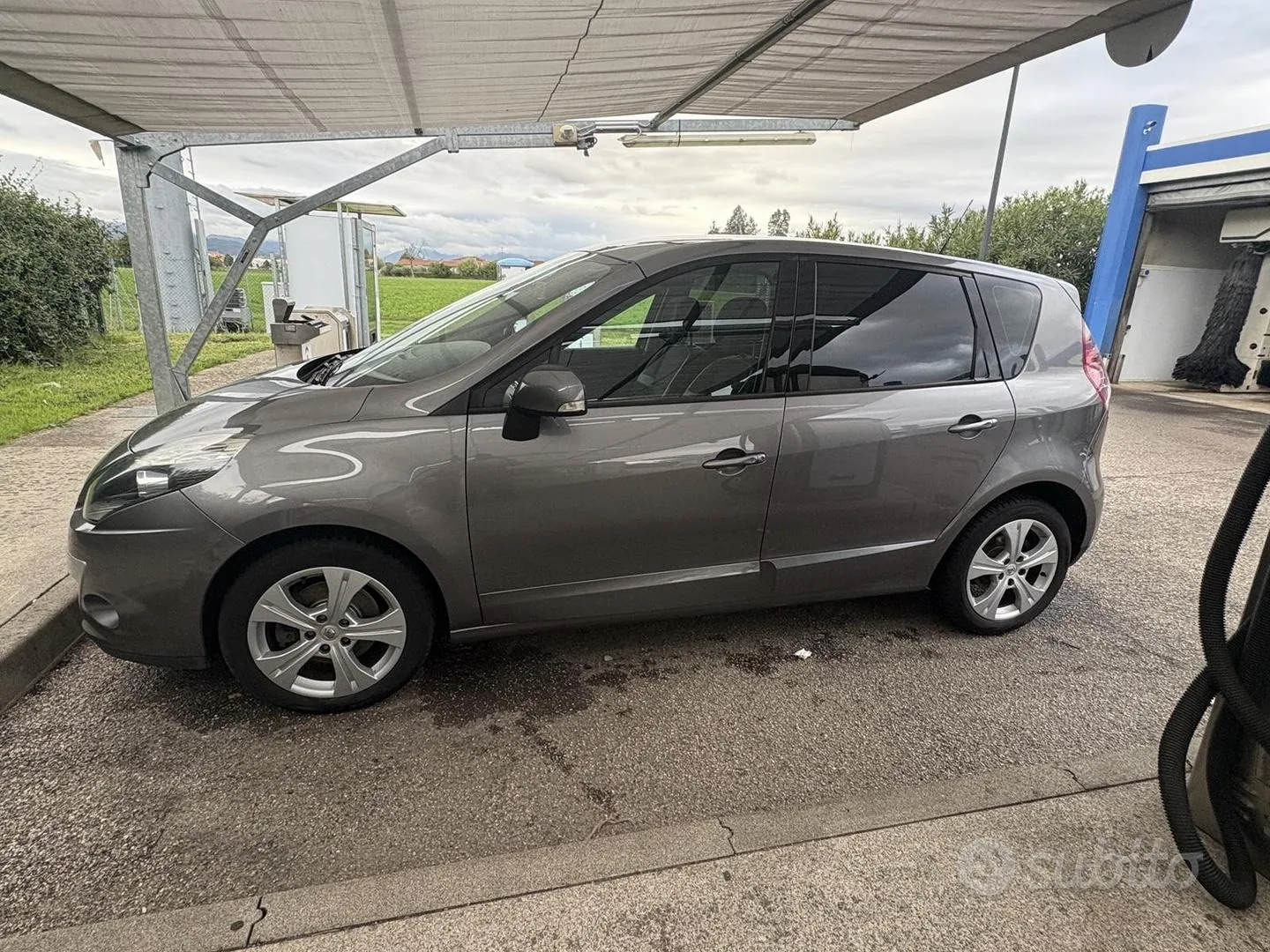 Renault Scenic 2011 photo 4