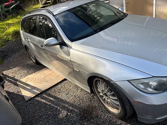 BMW 320D 2007 photo 4