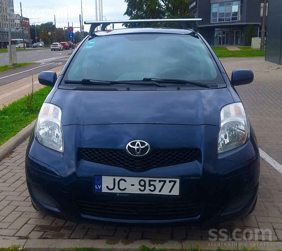 Toyota Yaris 2010 photo 3