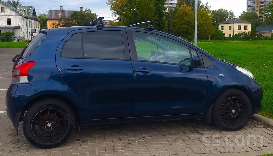 Toyota Yaris 2010 photo 2