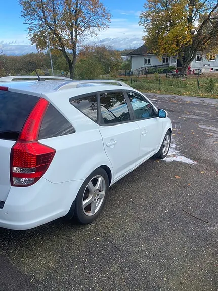 Kia Ceed 2011 photo 4