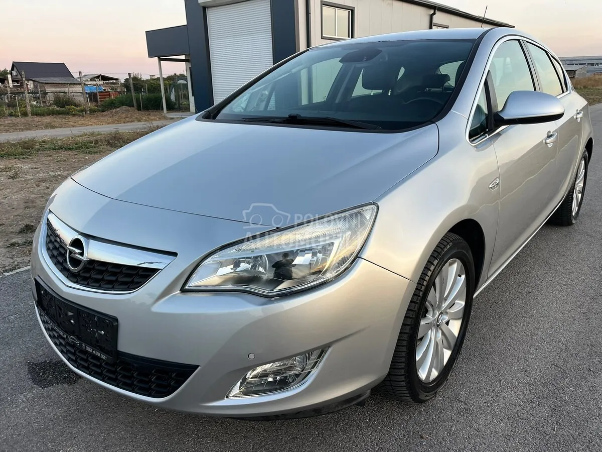 Opel Astra J