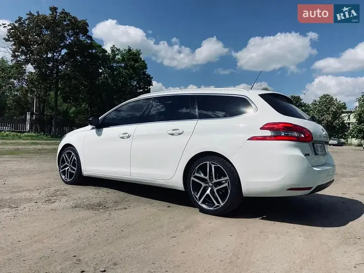 Peugeot 308 2014 photo 5