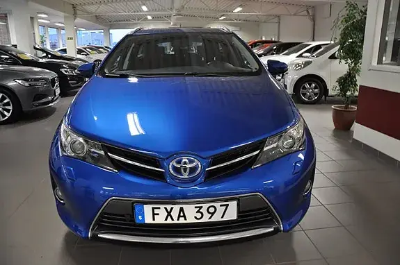 Toyota Auris 2014 photo 3