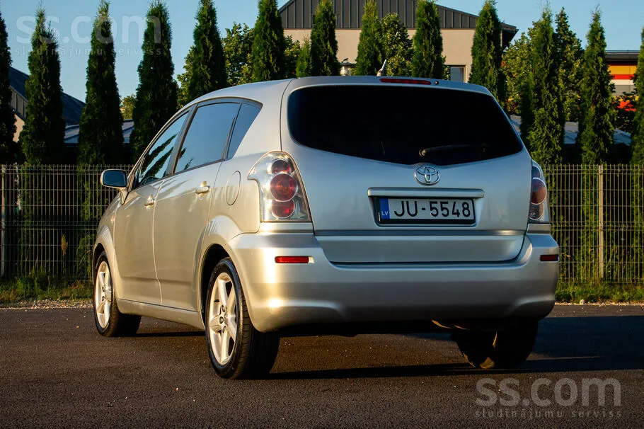 Toyota Corolla Verso 2005 photo 4