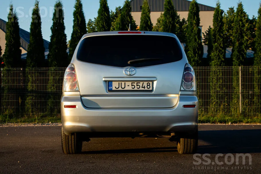Toyota Corolla Verso 2005 photo 5
