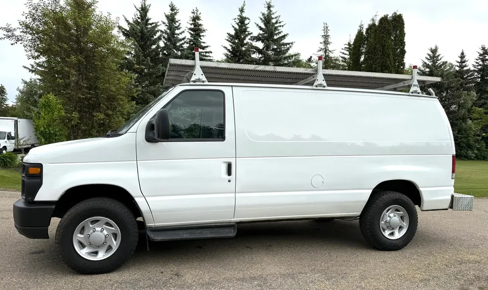 Ford E-350 2012 photo 5