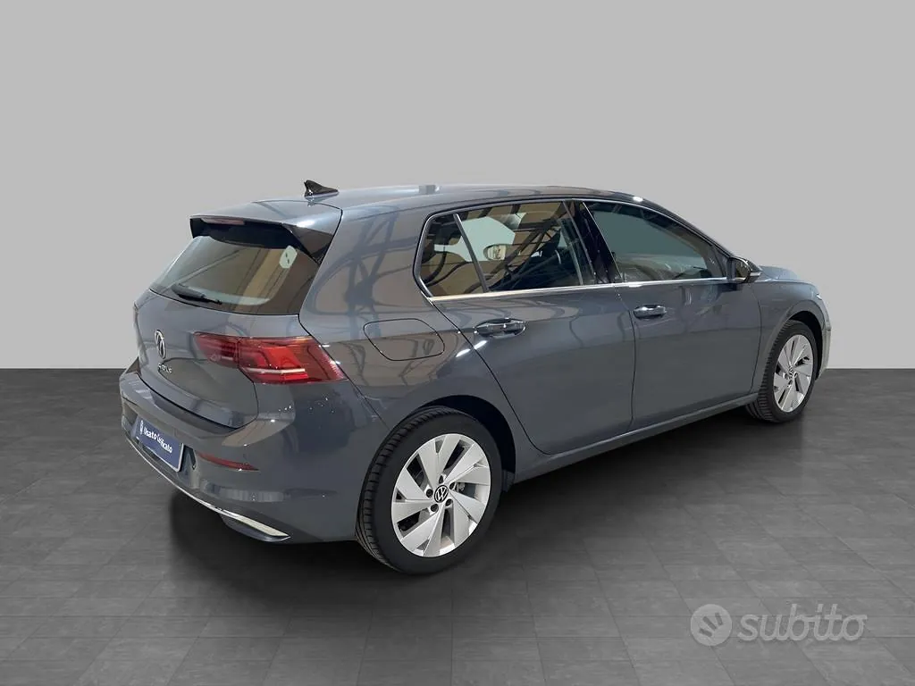 Volkswagen Golf 2025 photo 2