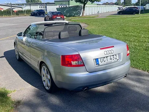 Audi A4 2003 photo 2